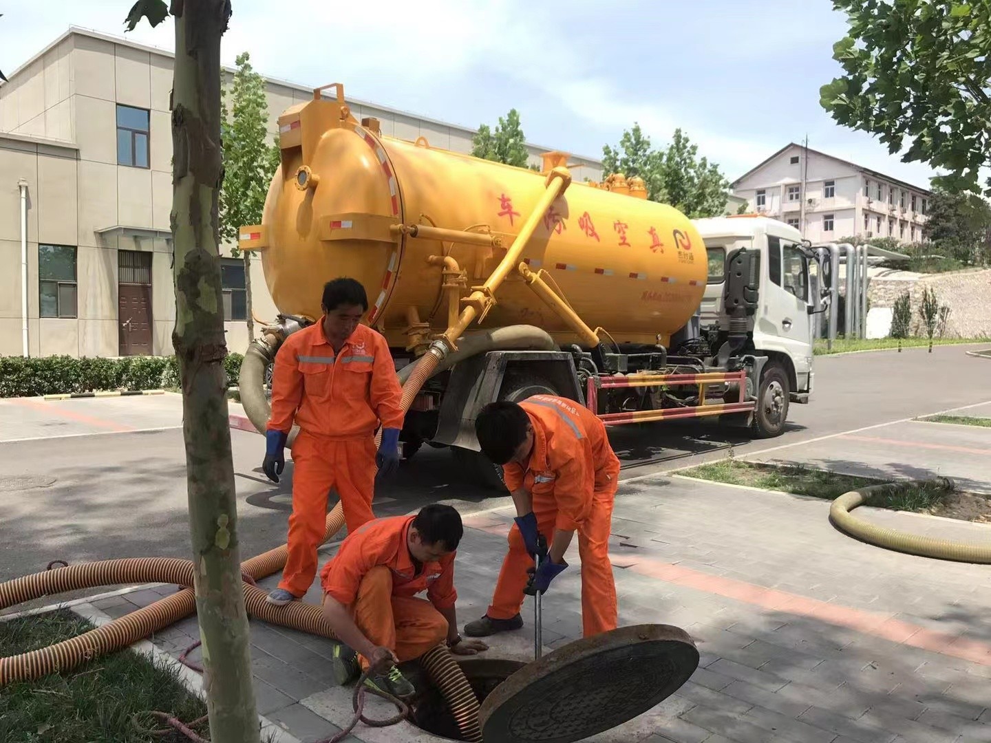 安徽化粪池清理与5-8吨吸粪车施工效率分析